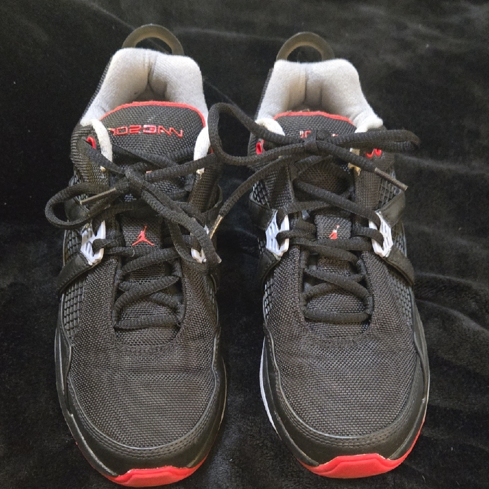 Jordan Men's Black and Red Athletic Sneakers